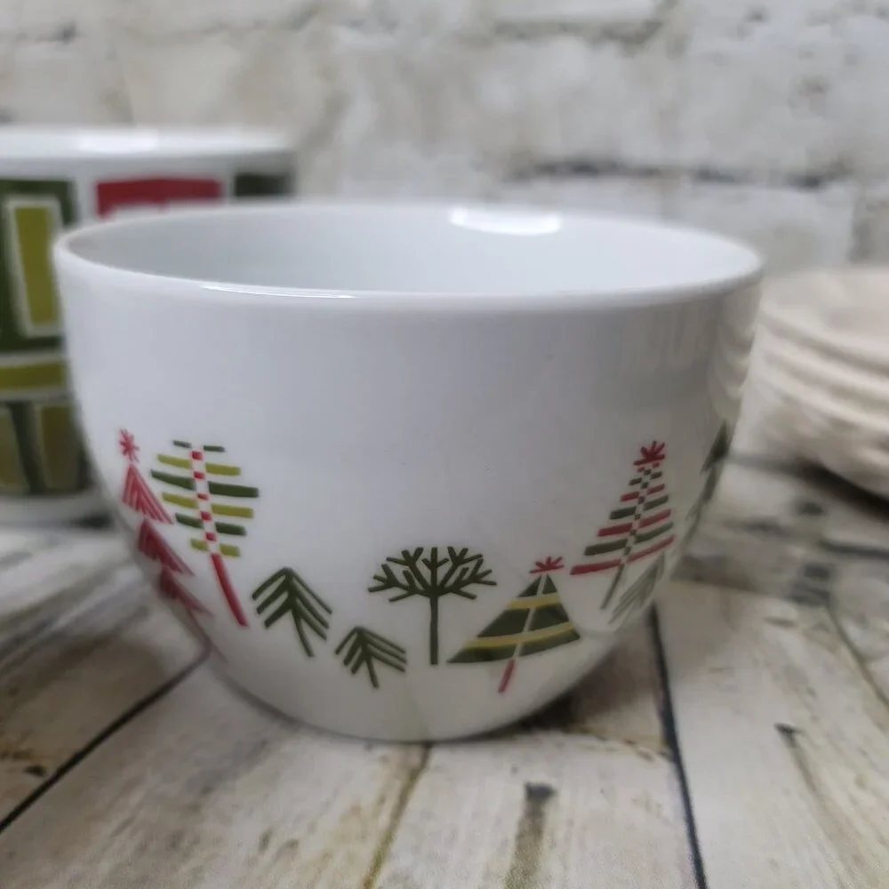 Crate & Barrel Julia Rothman Yule Town Christmas Nesting Bowls Set of 3